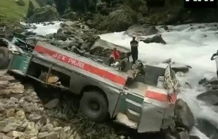 ITBP jawans' bus fell into a ditch in Jammu and Kashmir's Pahalgam