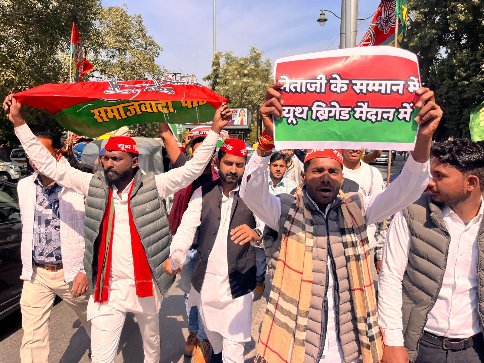 बरेली: समाजवादी पार्टी मुलायम सिंह यूथ बिग्रेड के कार्यकर्ताओं में आक्रोश सौंपा ज्ञापन