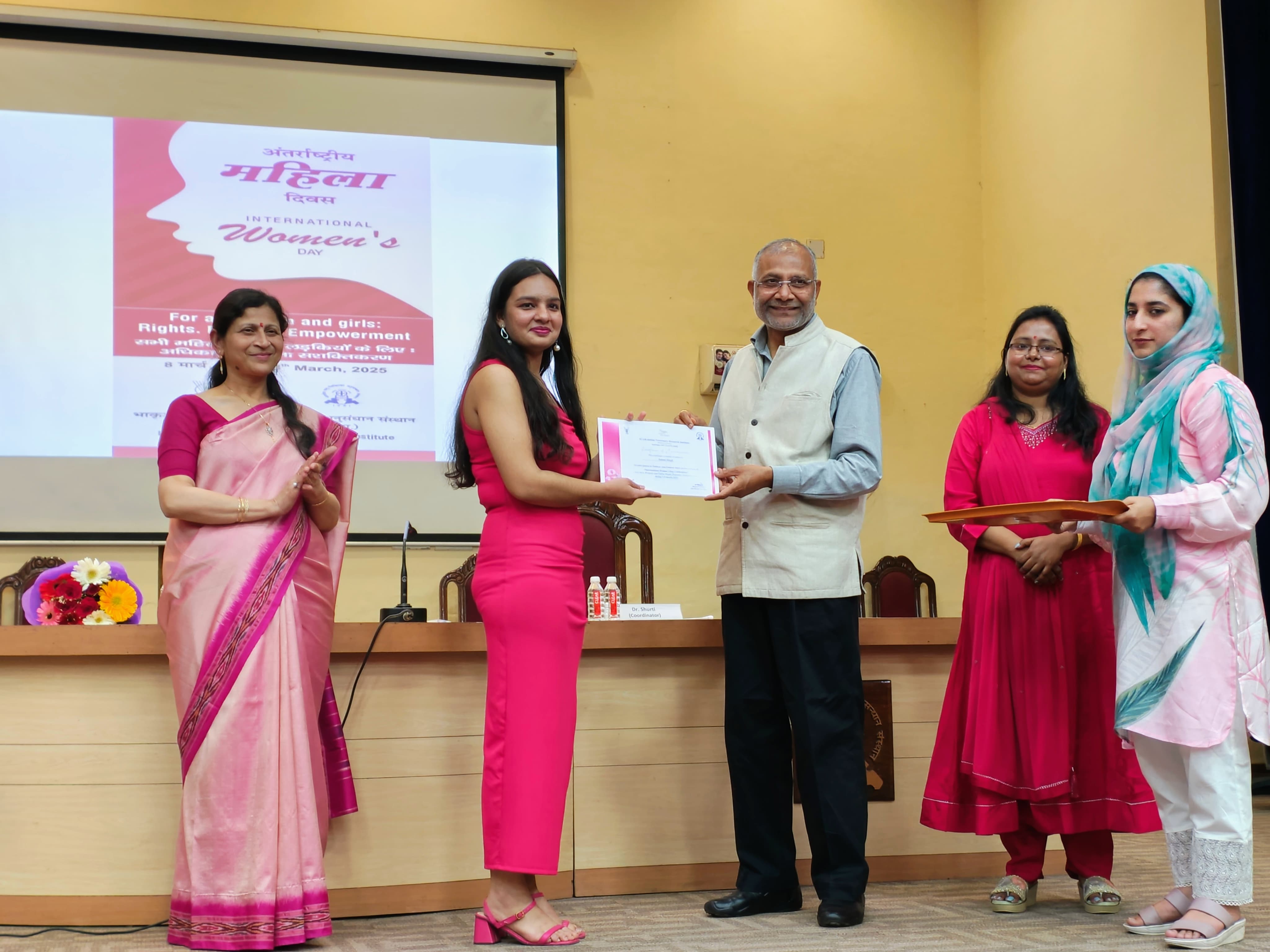 भारतीय पशु चिकित्सा अनुसंधान संस्थान में हुआ अंतर्राष्ट्रीय महिला दिवस का आयोजन।