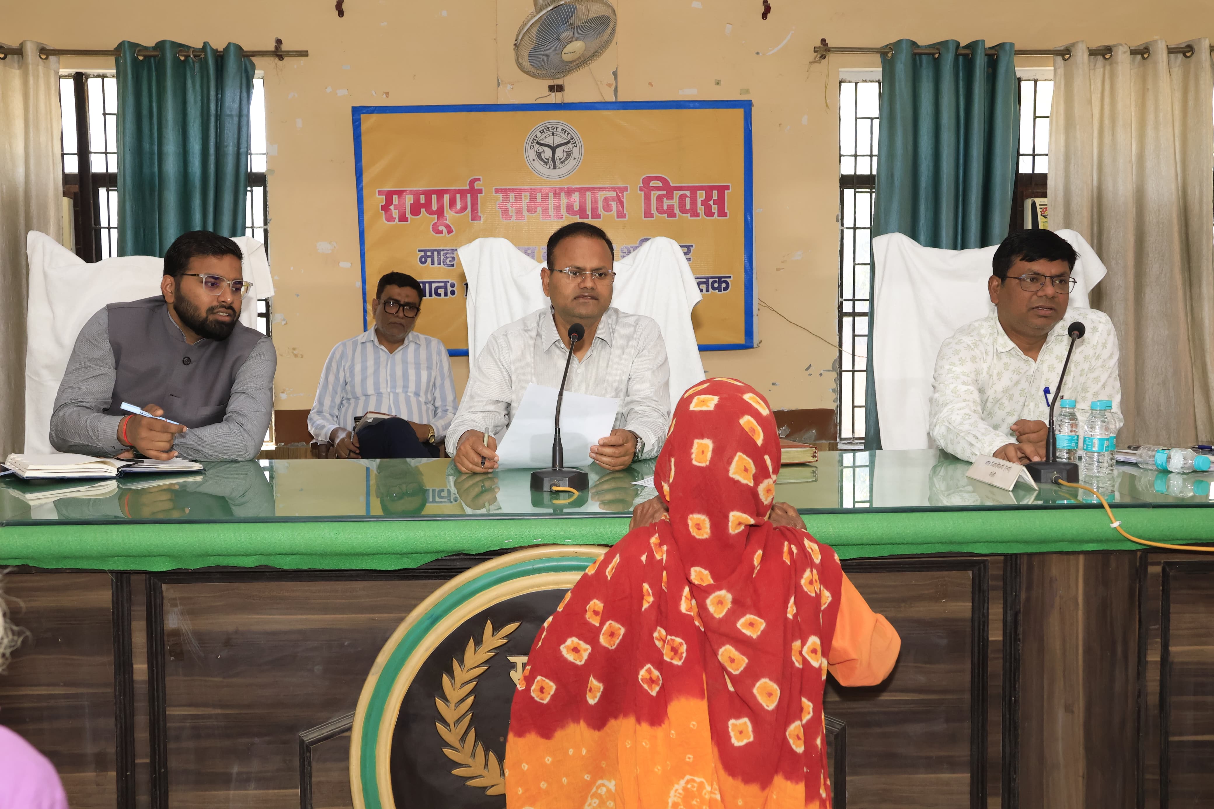 तहसील समाधान दिवस में जिलाधिकारी ने सुनी जन समस्याएं।