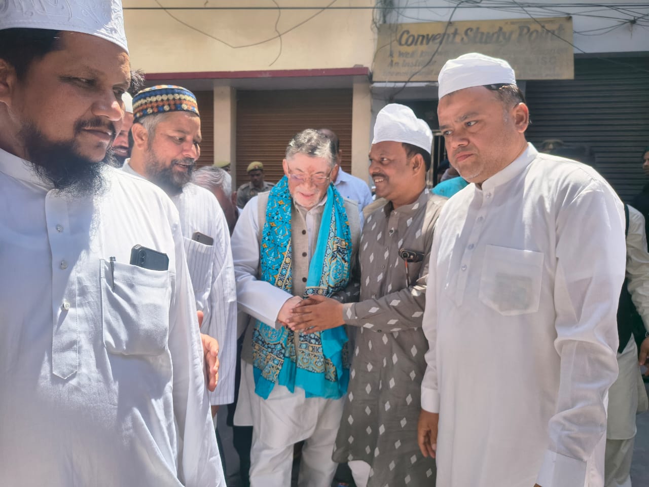  बरेली: ईदगाह समेत दरगाह आला हजरत में अदा की गई ईद-उल-फितर की नमाज़