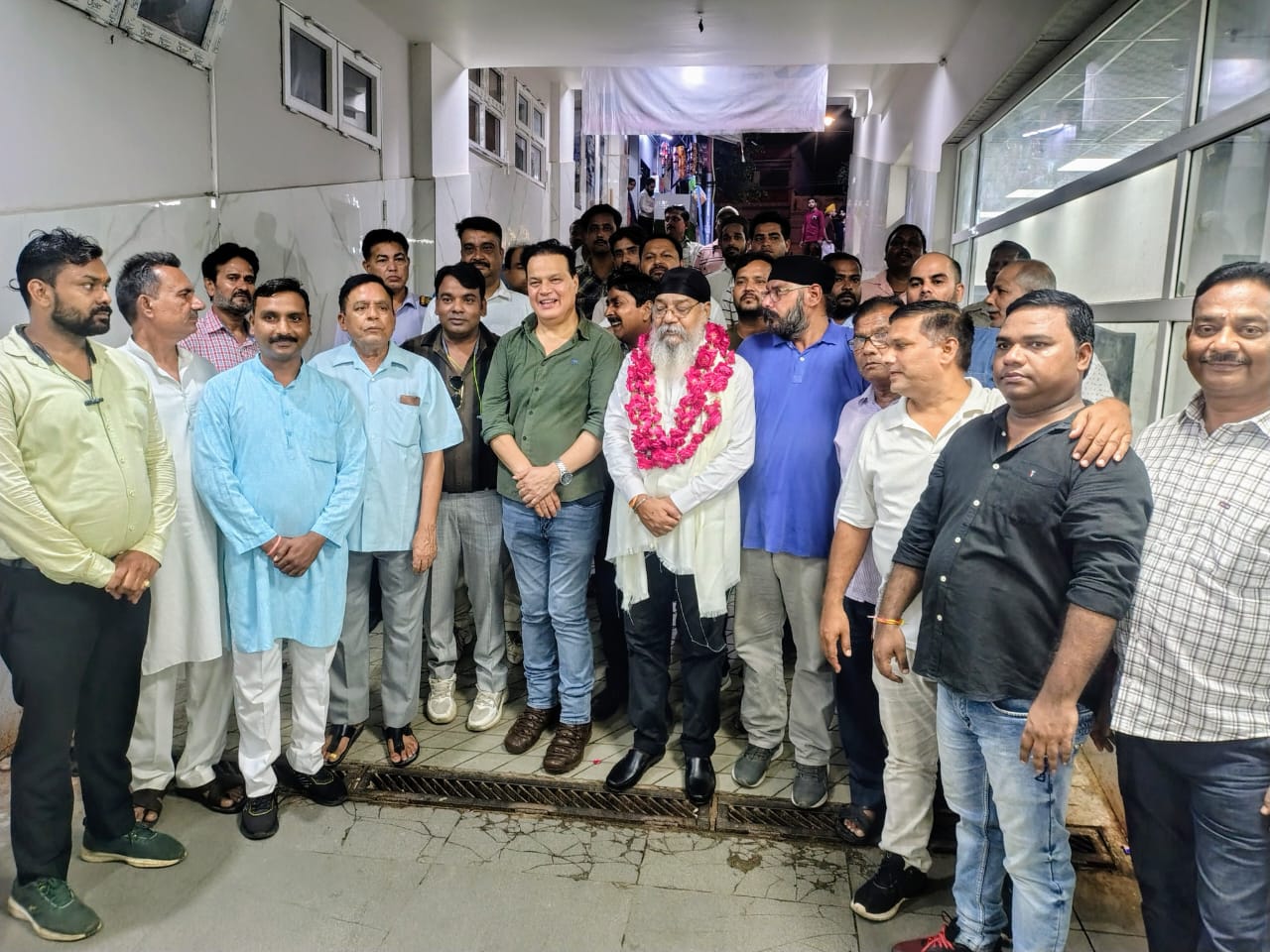 बरेली: कैंट विधानसभा से मजबूत प्रत्याशी डॉ. अनीस बेग ने किया जिला उपाध्यक्ष गुरुप्रसाद काले का सम्मान, PDA बैठक में संगठन सुदृढ़ करने का आह्वान