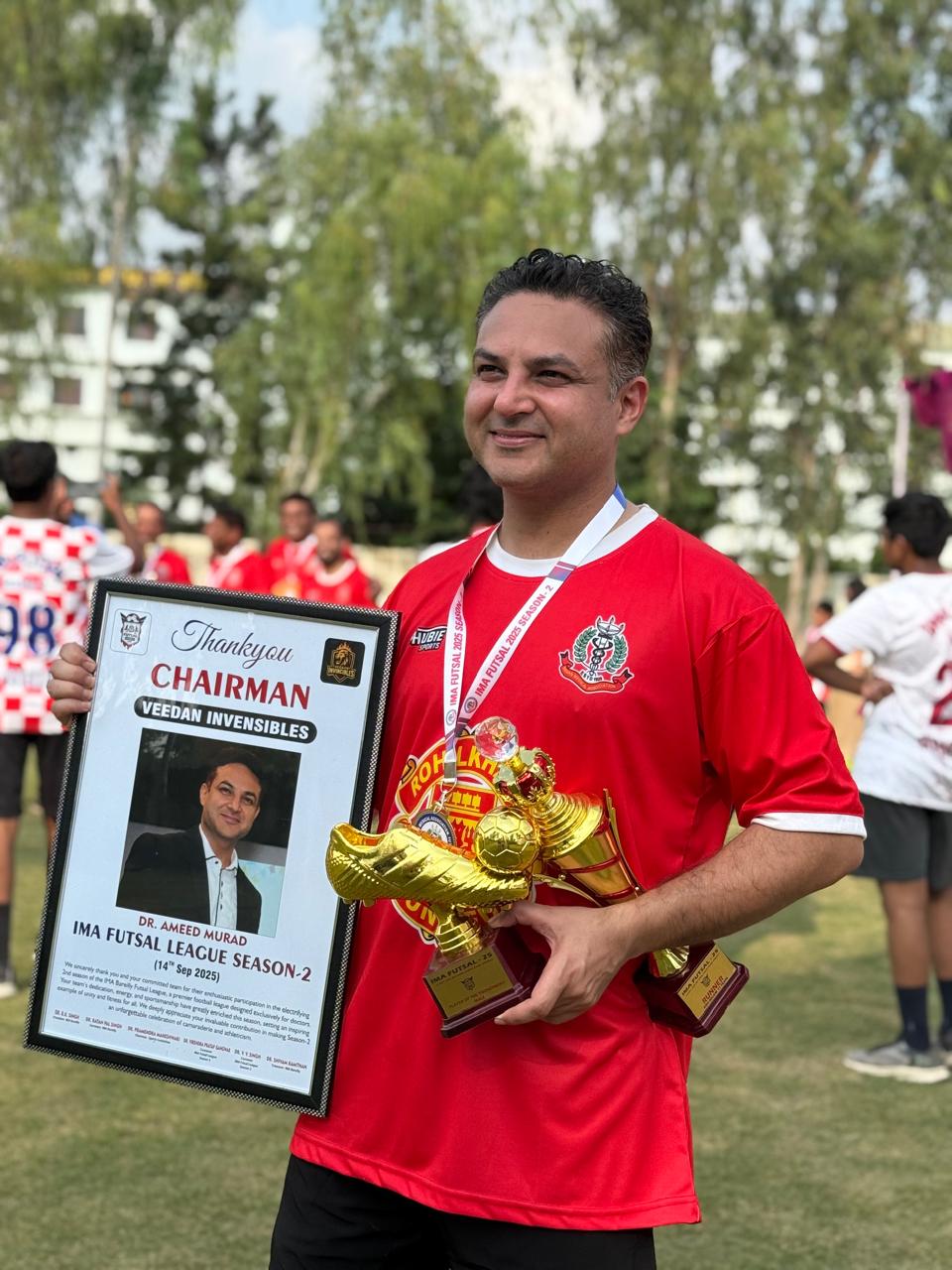 बरेली: वेदान ग्रुप के सी.एम.डी. डां. अमीद मुराद को मिला ” गोल्डन बूट अवार्ड ” और “मैन ऑफ द टूर्नामेंट अवार्ड”