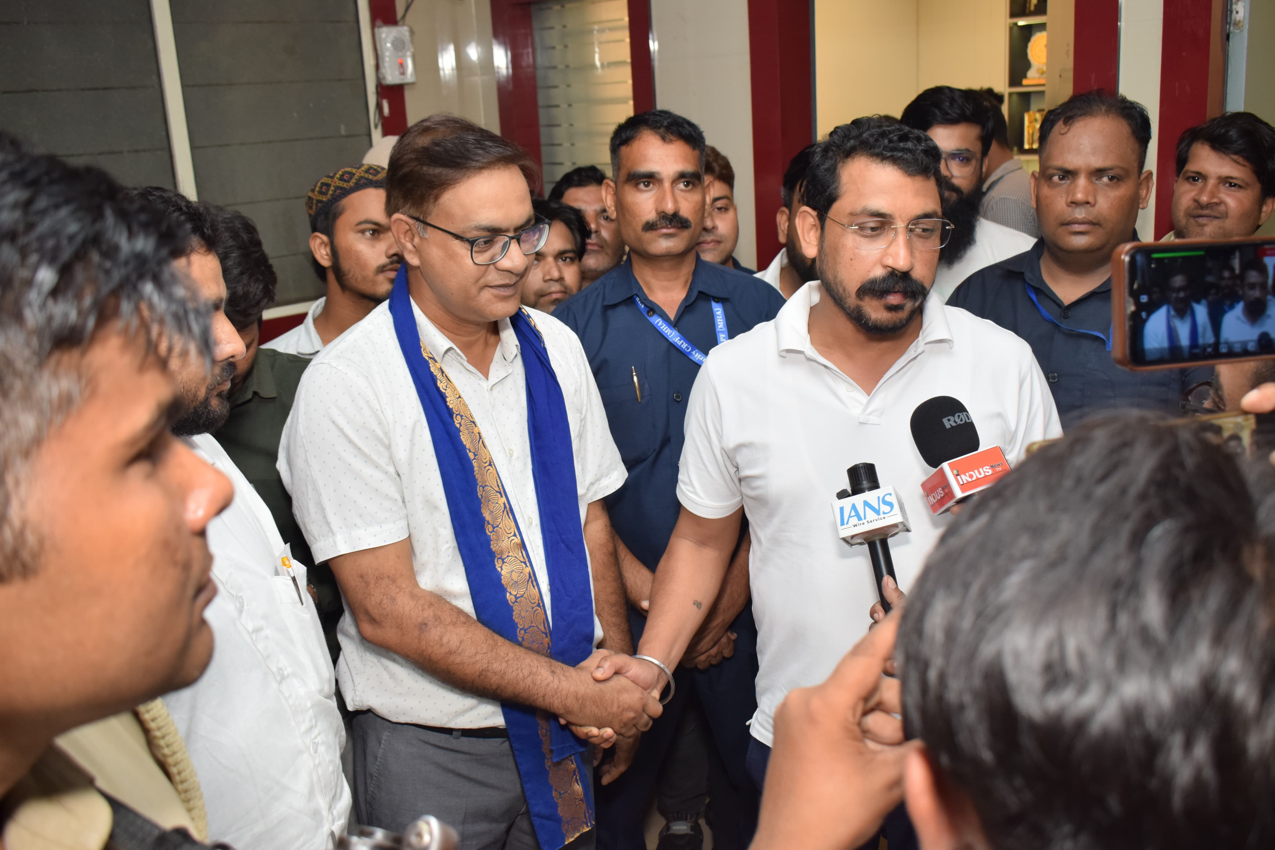 बरेली: सपा को बड़ा झटका- आला हजरत हॉस्पिटल के डॉ. फाज़िल ने थामा भीम आर्मी-आज़ाद समाज पार्टी का दामन